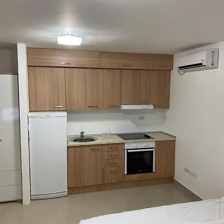 Prenociste Kod Zlaje * Smederevska Palanka